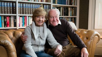 Complementaba a Timothy West con