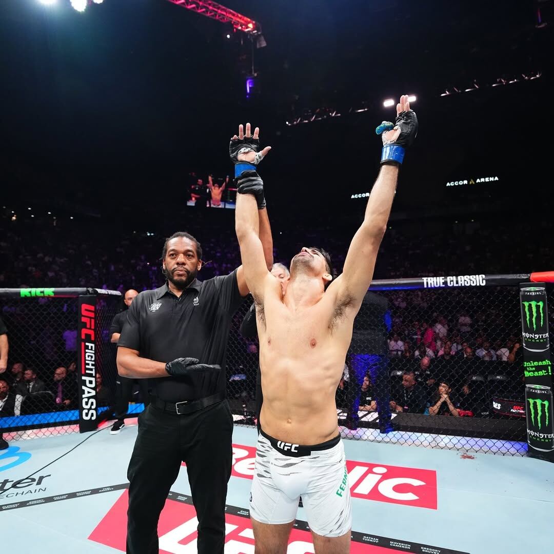 Fernandes tuvo que enfrentarse a Hardwick, debido a que su rival anterior se bajó a último momento