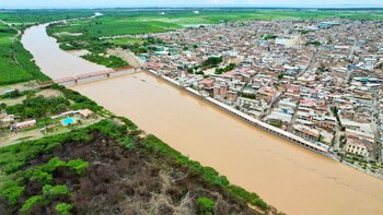 Río Tumbes en alerta roja.