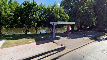 Horror en Lanús: encontraron un feto dentro de un balde a la vera del Riachuelo