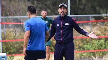 El entrenador de Jorge Wilstermann habló de la situación que vive en Bolivia (@Wilstermann)