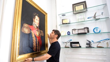 Kicillof colgó en su despacho