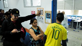 Los brasileños eligen presidente en