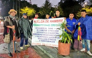 Huelga de hambre de población indígena frente al Dane - crédito @aida_quilcue/X