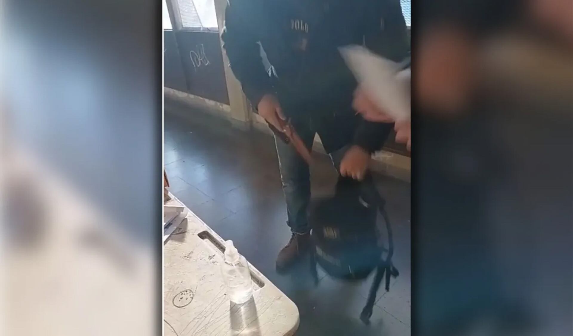 El fiscal libertario con el cuchillo en una escuela de La Plata