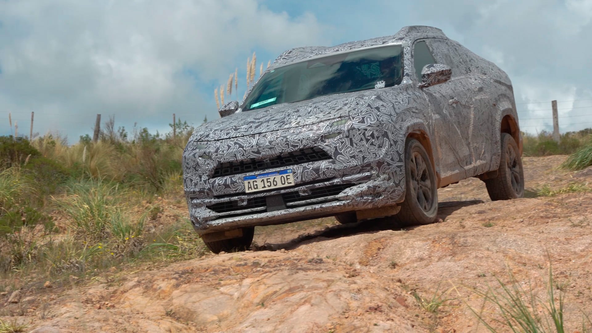 El despeje del piso es una de las virtudes de esta camioneta de media tonelada que se develará a nivel mundial desde Argentina el próximo 10 de septiembre. (Renault Argentina)