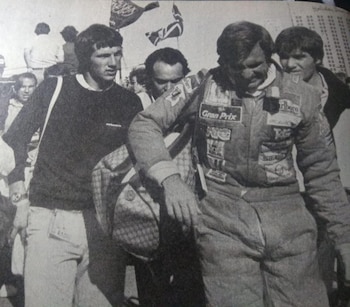 Felipe Mc Gough (buzo oscuro)