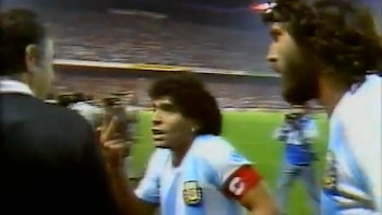 La historia del único partido que Diego Armando Maradona jugó contra España y casi termina en escándalo