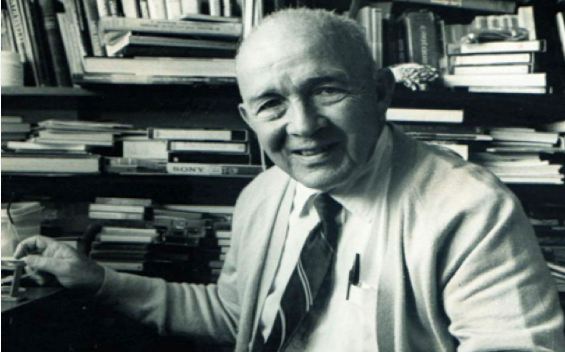 Fernando Cabieses Molina impulsó avances médicos y promovió la integración entre saberes tradicionales y ciencia moderna en el país. (Científica.edu)