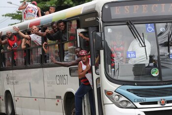 Los fanáticos que no puedan