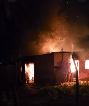 La vivienda de "El Lokera" habría sido incendiada a propósito. Crédito: Redes Sociales