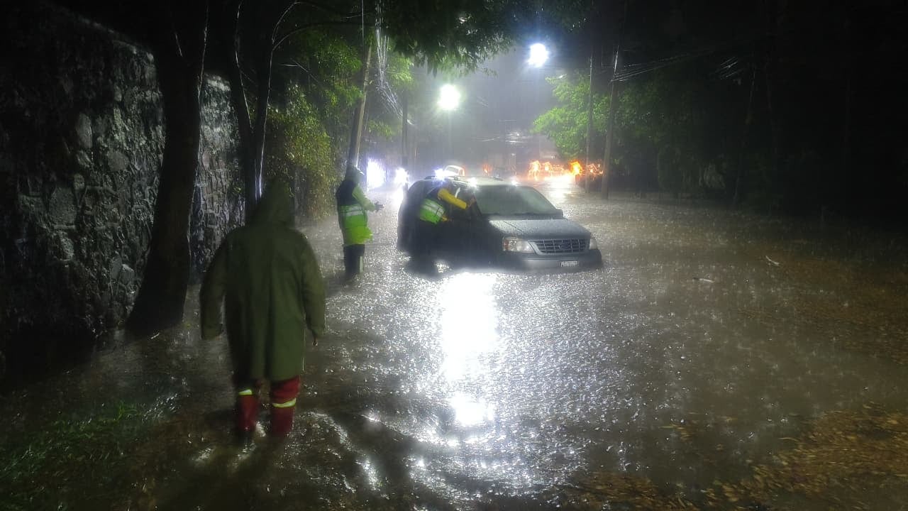 México enfrenta jornada de lluvias intensas, tormentas eléctricas y granizo este 10 de junio. (@SGIRPC_CDMX)
