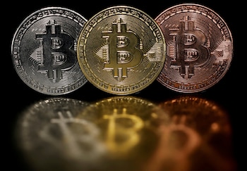 Representaciones de bitcoins. (REUTERS/Edgar Su)
