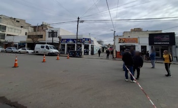 El hecho se produjo durante la mañana del jueves y motivó un amplio operativo policial en el centro de Trelew (Fuente: El Chubut)