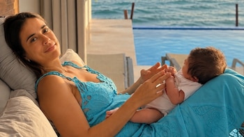 Carolina Ramírez emocionó las redes al compartir fotos con su bebé a un mes de su nacimiento: “Me ha enseñado a valorar”