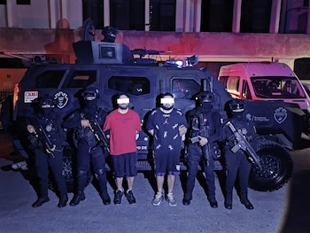 Julián “N”, Eduardo “N” y Sergio “N” tenían órdenes de aprehensión emitidas en octubre de 2025 por un tribunal federal de California por delitos financieros relacionados con criptomonedas. (Crédito: Policía de Jalisco)