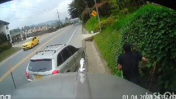 Con armas de fuego asaltaron