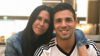 El emotivo posteo de Carolina Baldini a su hijo Giovanni Simeone por su cumpleaños: “Me hizo mamá por primera vez”
