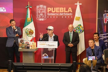 Jorge Arce, campeón mundial en cinco divisiones, expresó que enfrentar a su ídolo nuevamente representa un homenaje y un sueño cumplido para él. (X/ @armentapuebla_)