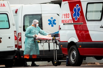 Personal médico de una ambulancia