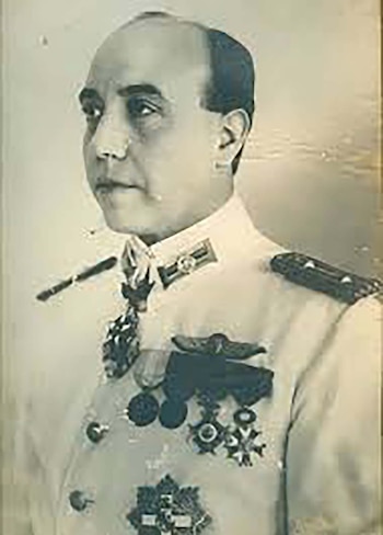 “¡Adiós, cabezas duras!”. Esas fueron las últimas palabras provenientes desde la tierra que Bradley y Zuloaga escucharon cuando el Eduardo Newbery comenzó a elevarse
