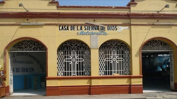 Enfrentando pobreza y leyes opresivas,