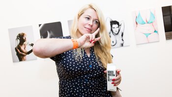 La fotógrafa Amanda de Cadenet