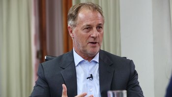 Jorge Muñoz critica acuerdo del