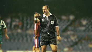 Joaquín Ramos Marcos en uno de los 163 partidos que arbitró en Primera División. (@OdFutbolModerno en X)