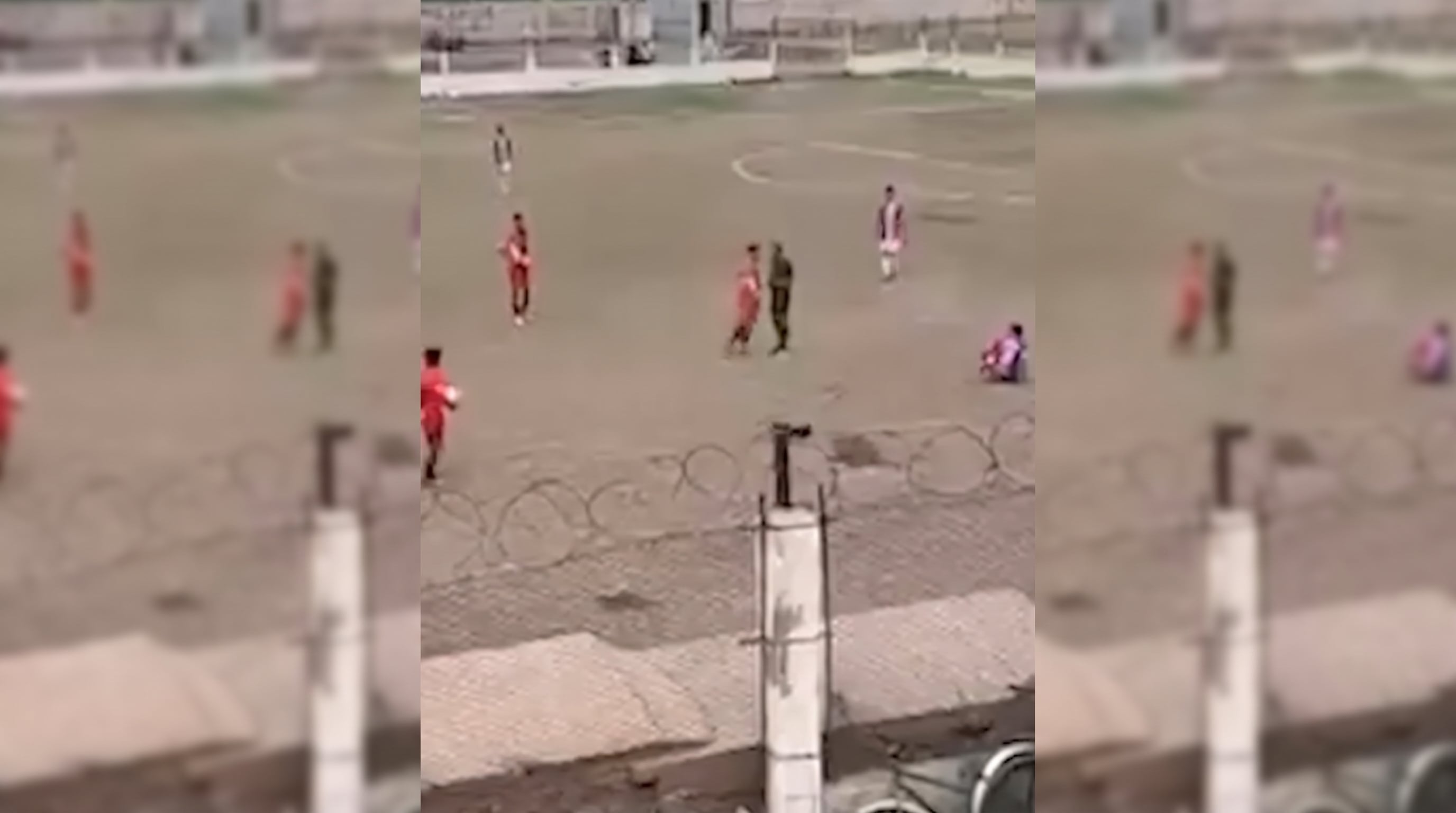 El árbitro debió recibir atención médica tras el golpe que le proporcionó el futbolista (Imagen Ilustrativa Infobae)