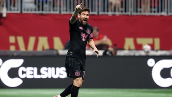 Definición “de caño” tras una doble pared y corrida desde la mitad de cancha: los dos goles de Messi en el triunfo del Inter Miami