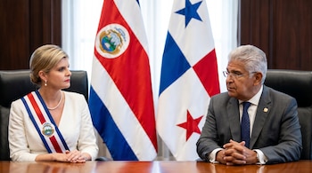 Laura Fernández, presidenta de Costa Rica, con José Raúl Mulino, presidente de Panamá.