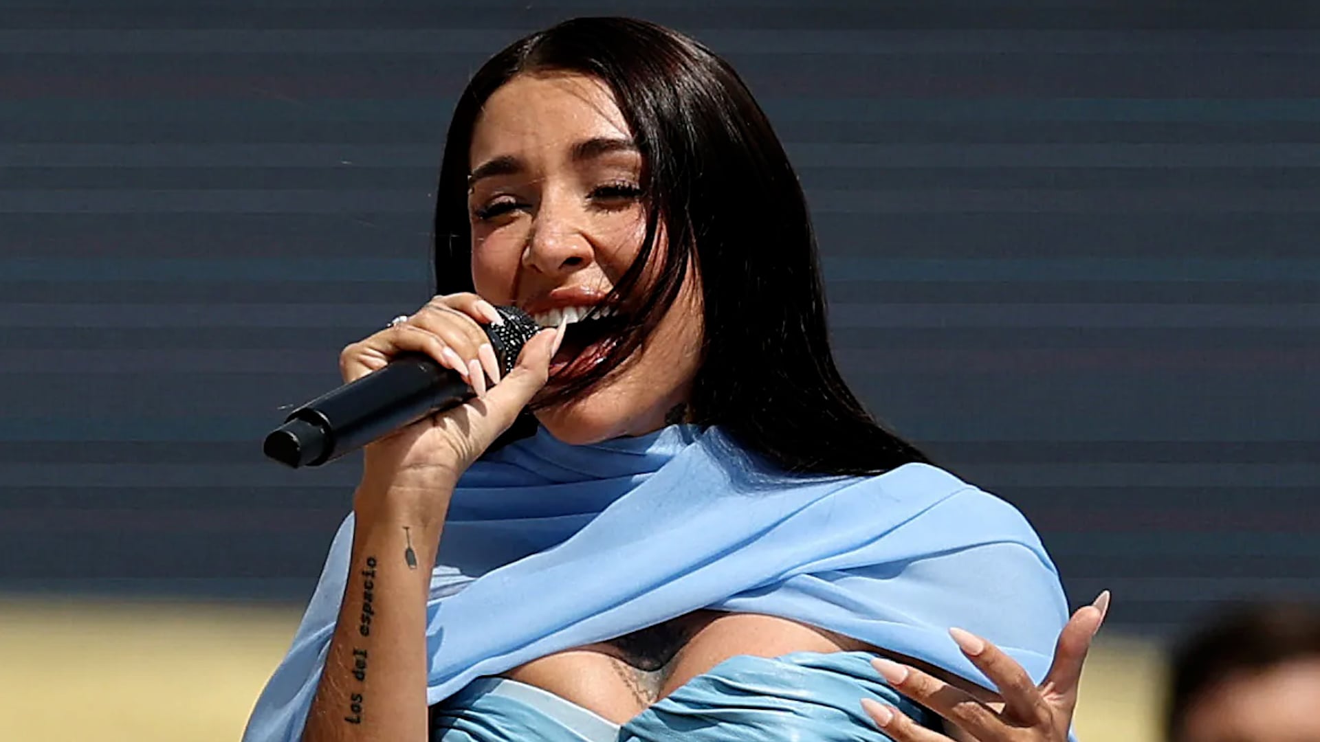 El mensaje de María Becerra tras entonar el himno en la final del Mundial: “Honrada de cantar para ustedes”