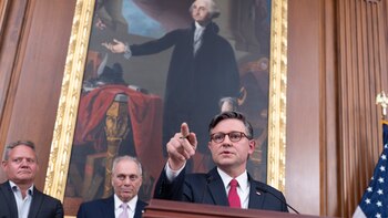 Tras horas de negociaciones, la