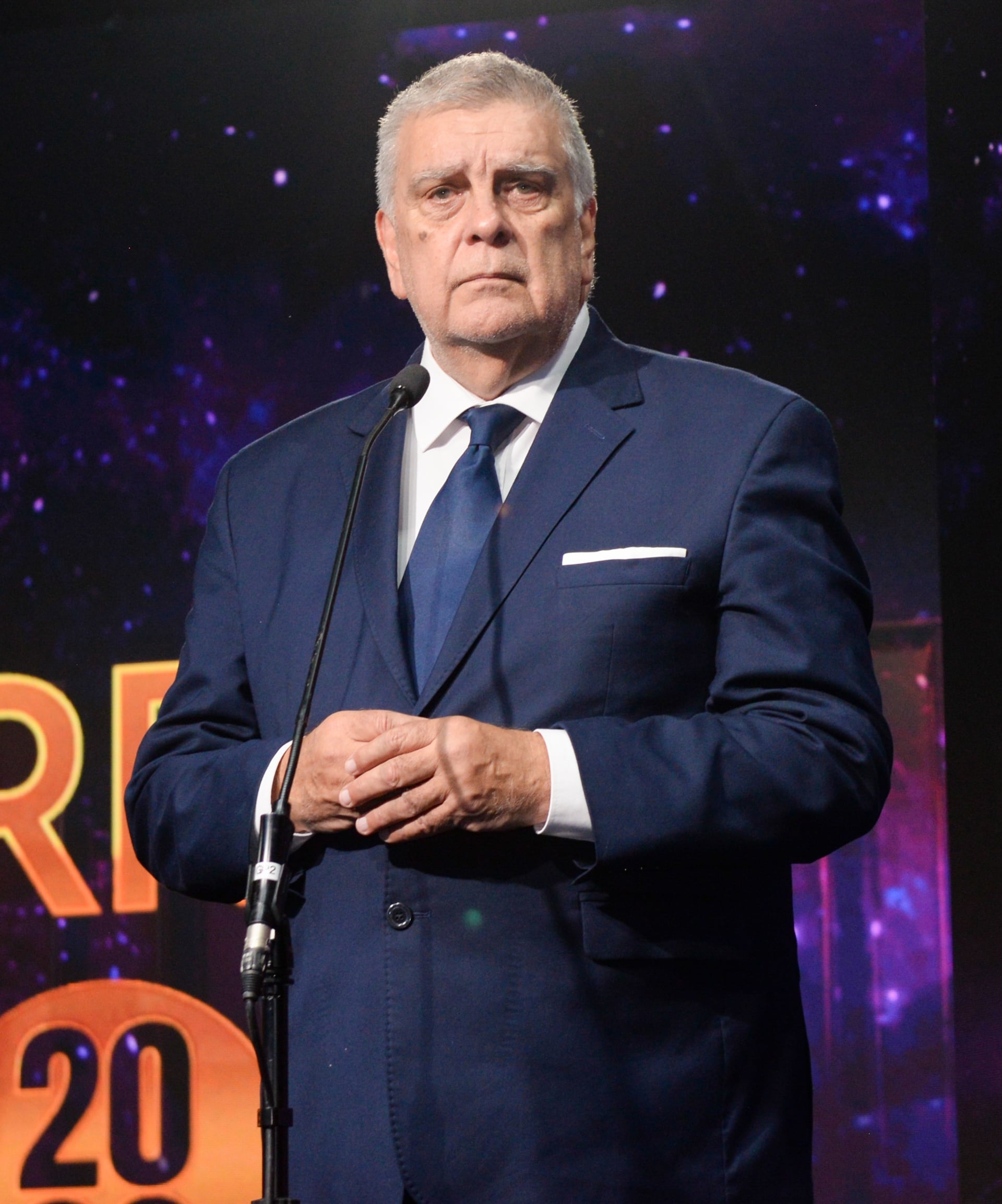 Luis Ventura pronuncia el discurso de apertura durante la ceremonia de los Premios Martín Fierro (RS Fotos)