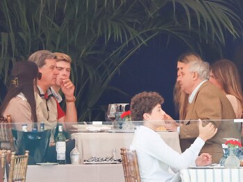 Fernando Martínez de Irujo, Cayetano Martínez de Irujo, Barbara Mirjan, Luis y Amina en el Longines Global Champions Tour 113 en el Club de Campo Villa de Madrid a 18 de Mayo de 2024 en Madrid (España). (EUROPA PRESS).