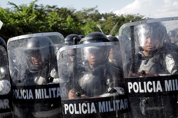 Elementos de la Guardia Nacional portando equipo antimotines (Foto: Andrés Martínez Casares/Reuters)