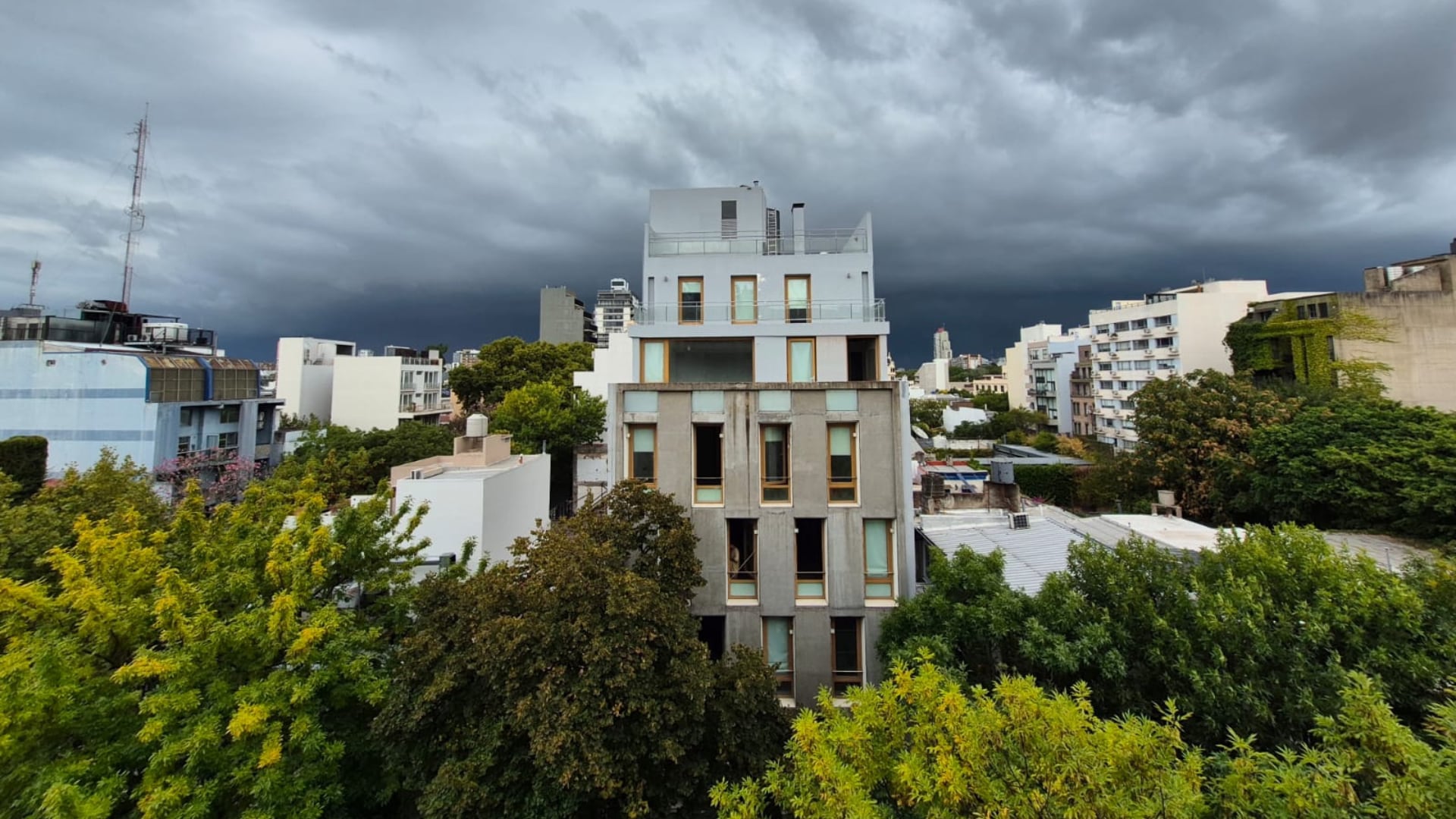 Inestable fin de semana largo por tormentas y descenso de temperatura