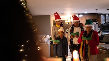 El espíritu navideño se toma