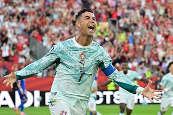 Cristiano Ronaldo, de Portugal, celebra tras marcar un gol durante el partido de los dieciseisavos de final del Mundial 2026 entre Portugal y Croacia en Toronto (Canadá) - crédito Eduardo Lima/EFE