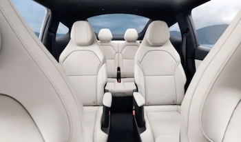 El Tesla Model YL cuenta con seis asientos.