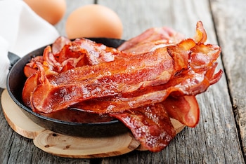 Bacon crujiente (Adobe Stock)