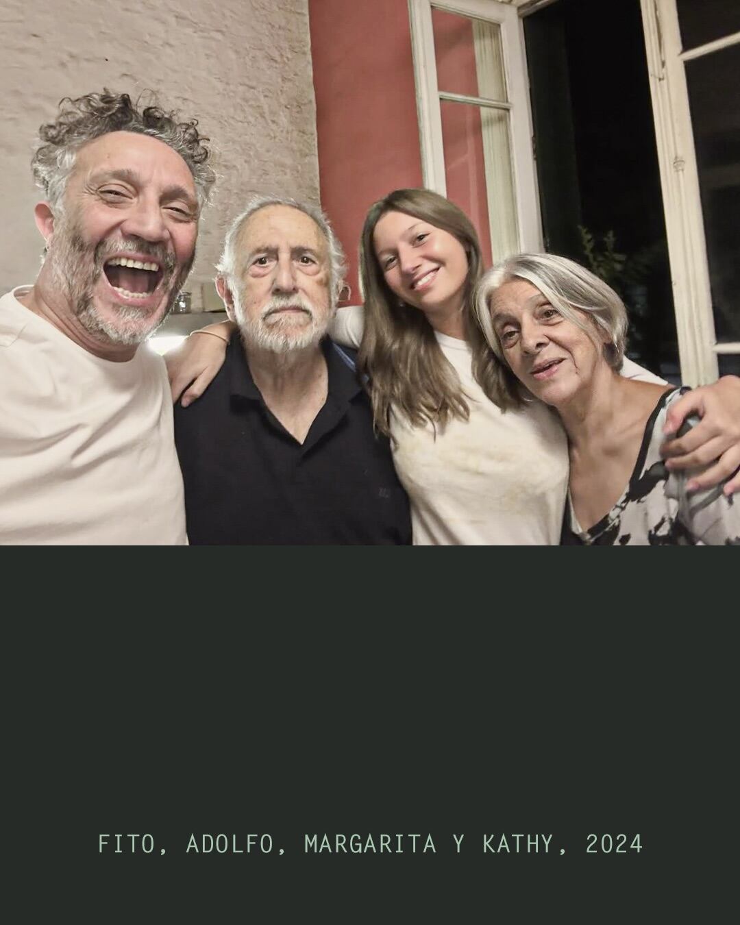 El músico junto a Aristarain, su hija Margarita y la esposa del cineasta, Kathy Saavedra