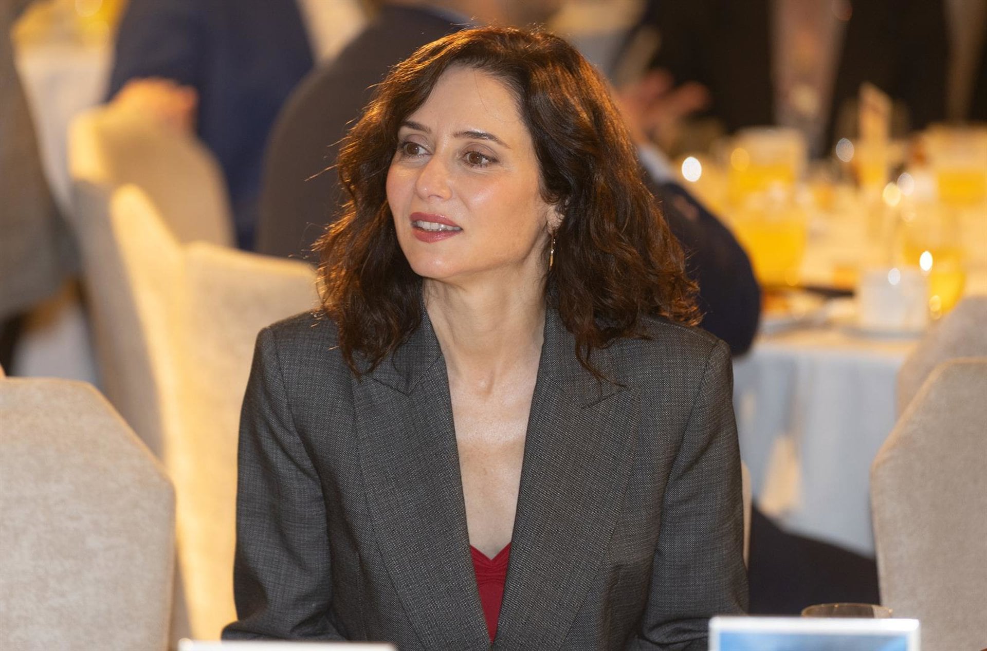 Ayuso vaticina que a Zapatero le «vienen curvas» y subraya que ha estado «con la dictadura chavista todo el tiempo»