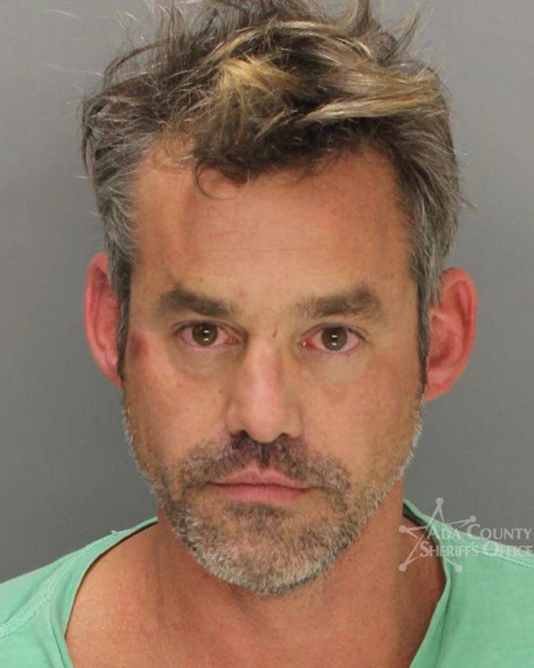 La trayectoria de Nicholas Brendon incluyó numerosos problemas con la ley y arrestos relacionados con consumo de alcohol y drogas (Ada County Sheriff