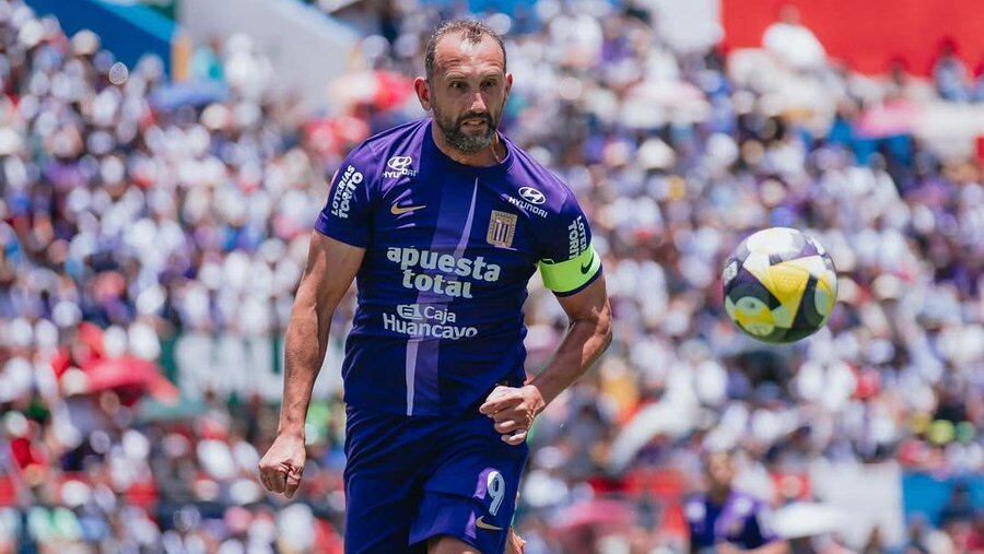 Hernán Barcos podría jugar sus últimos partidos con Alianza Lima en los 'playoffs'. - créditos: Alianza Lima