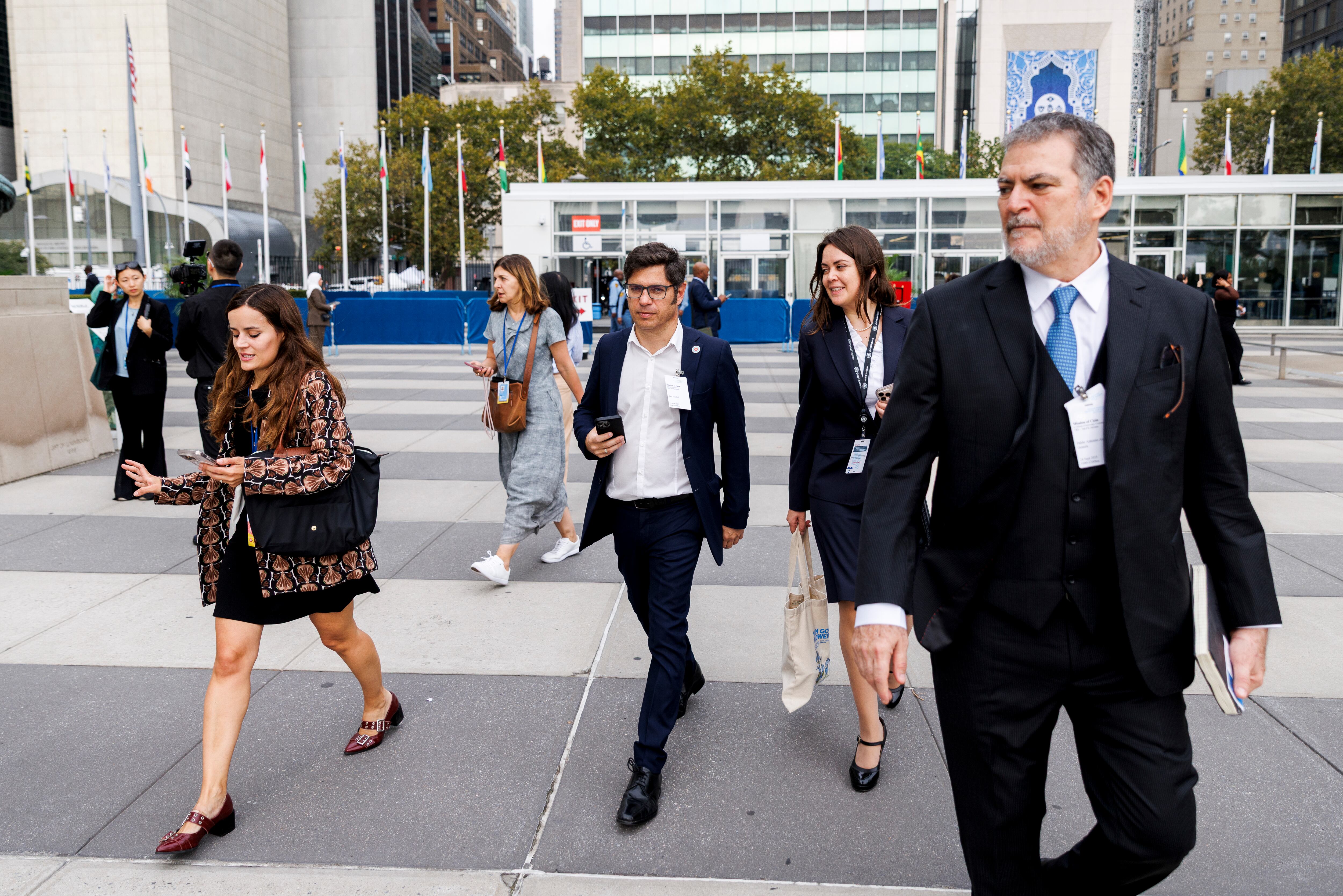 Kicillof ingresando a la asamblea de la ONU