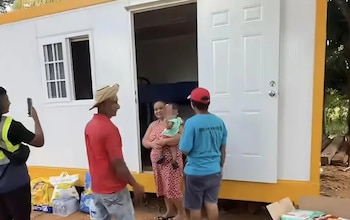 Una de las primeras casas contenedores para familias afectadas por el sismo que azotó Panamá el 9 de octubre. (Instagram)