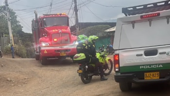 Tres policías heridos tras ataque con explosivos en la vía a Tres Cruces, en Cali