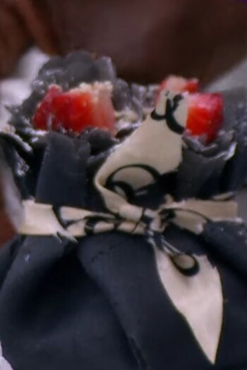 Este es el plato amarrado con la pañoleta de Dominica Duque - crédito captura de pantalla @canalrcn/IG